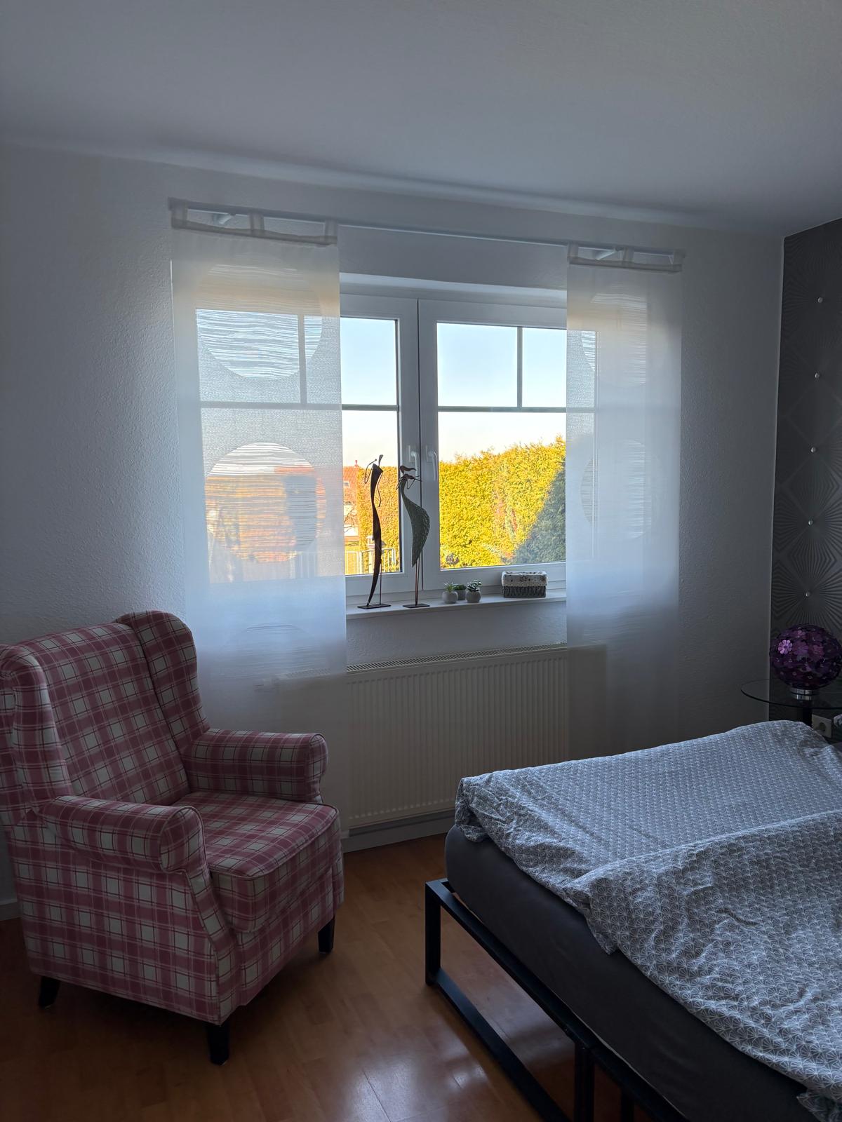 Schlafzimmer mit Bett